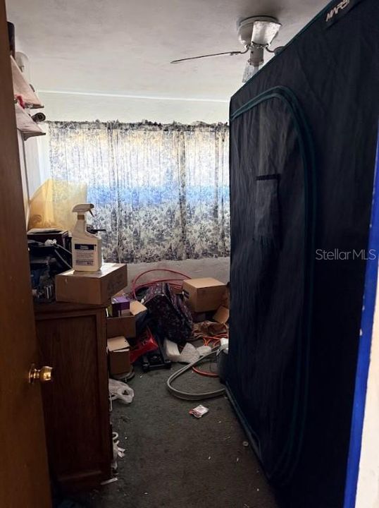 Под контрактом: $199,999 (3 спален, 2 ванн, 1403 Квадратных фут)