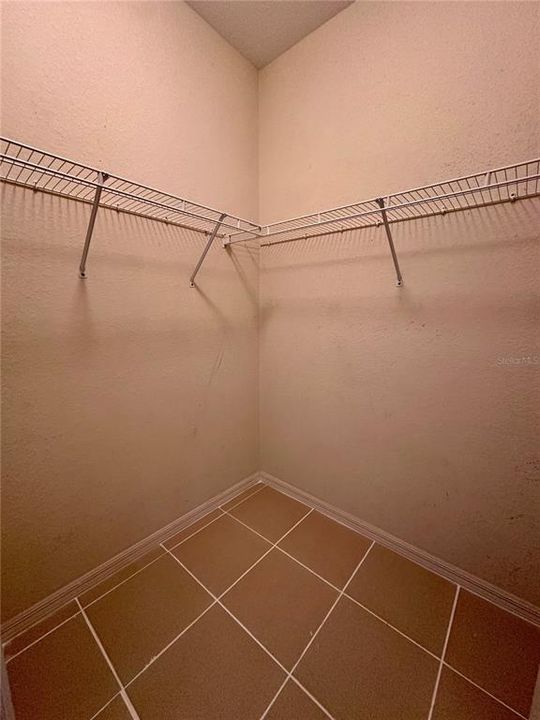 For Rent: $1,400 (2 beds, 2 baths, 1017 Square Feet)