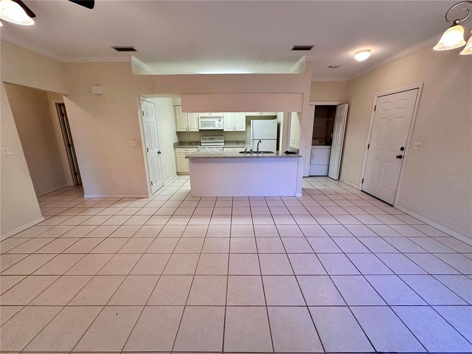 For Rent: $1,400 (2 beds, 2 baths, 1017 Square Feet)