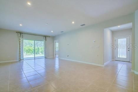 For Rent: $2,195 (3 beds, 2 baths, 1532 Square Feet)