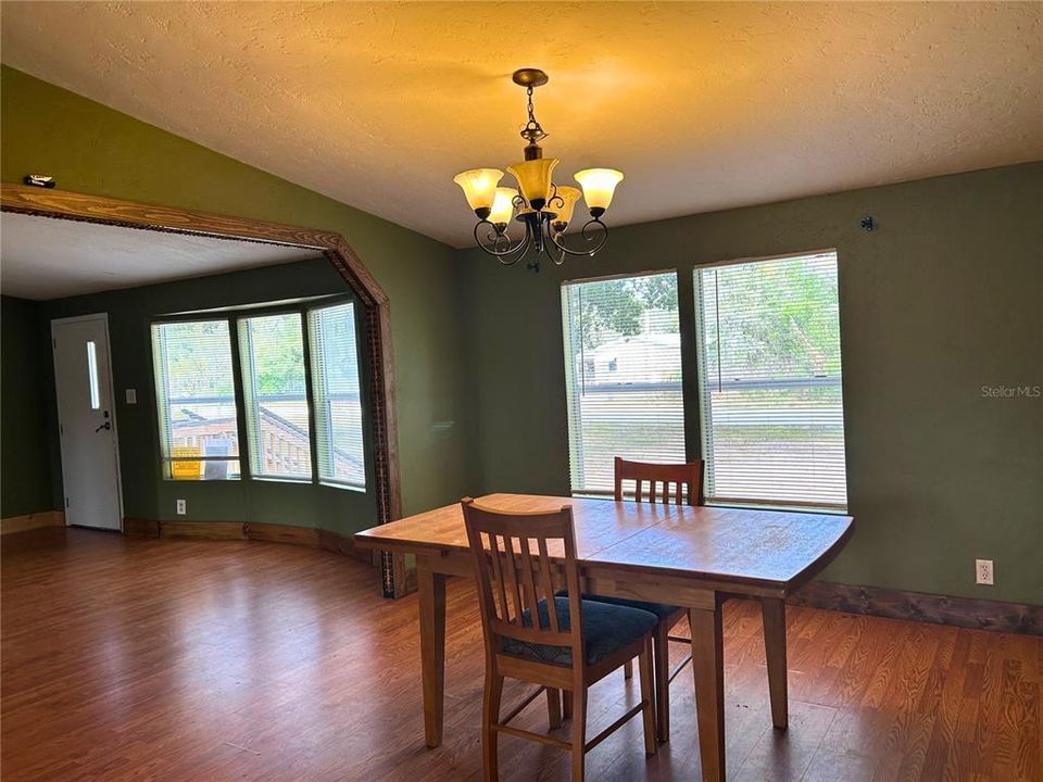 For Sale: $225,000 (4 beds, 2 baths, 2006 Square Feet)