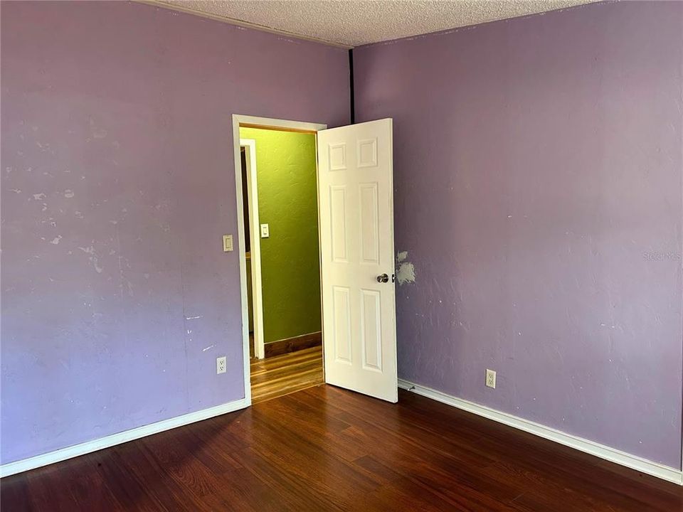 For Sale: $225,000 (4 beds, 2 baths, 2006 Square Feet)