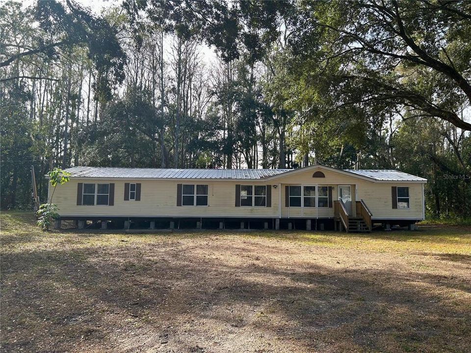 For Sale: $225,000 (4 beds, 2 baths, 2006 Square Feet)