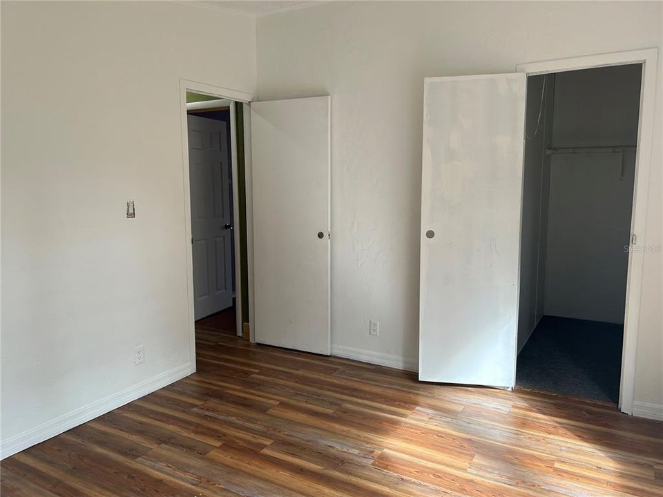 For Sale: $225,000 (4 beds, 2 baths, 2006 Square Feet)