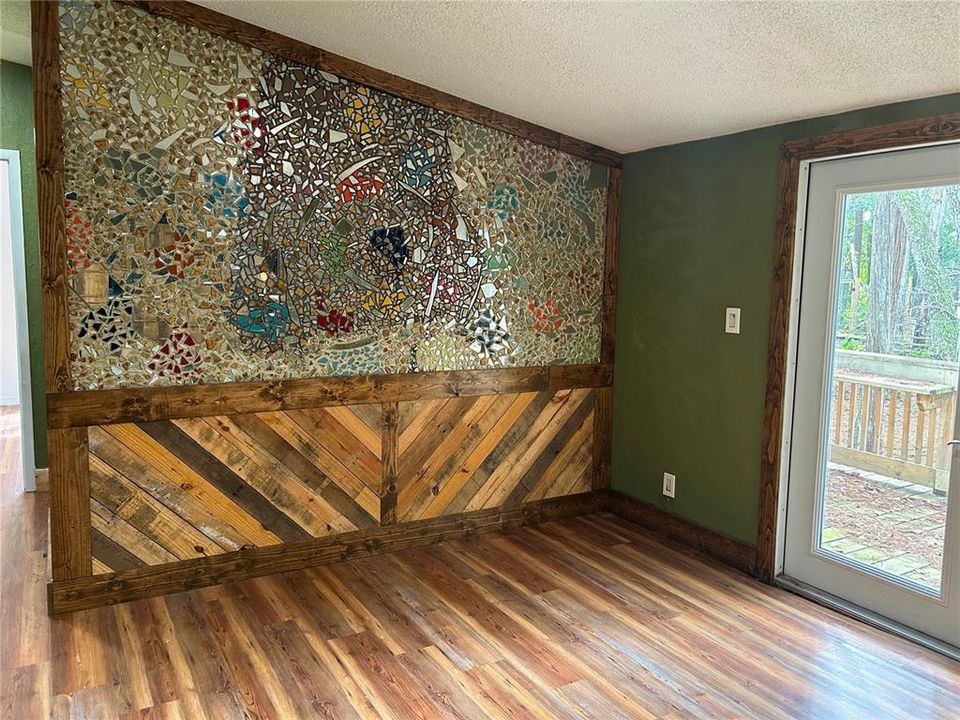 For Sale: $225,000 (4 beds, 2 baths, 2006 Square Feet)