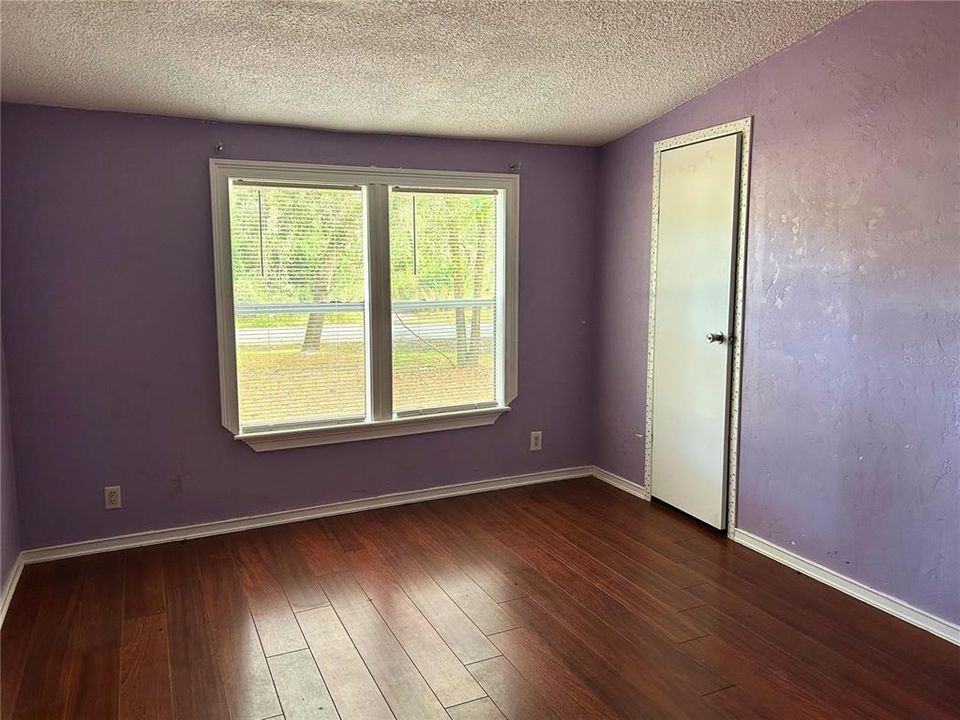 For Sale: $225,000 (4 beds, 2 baths, 2006 Square Feet)