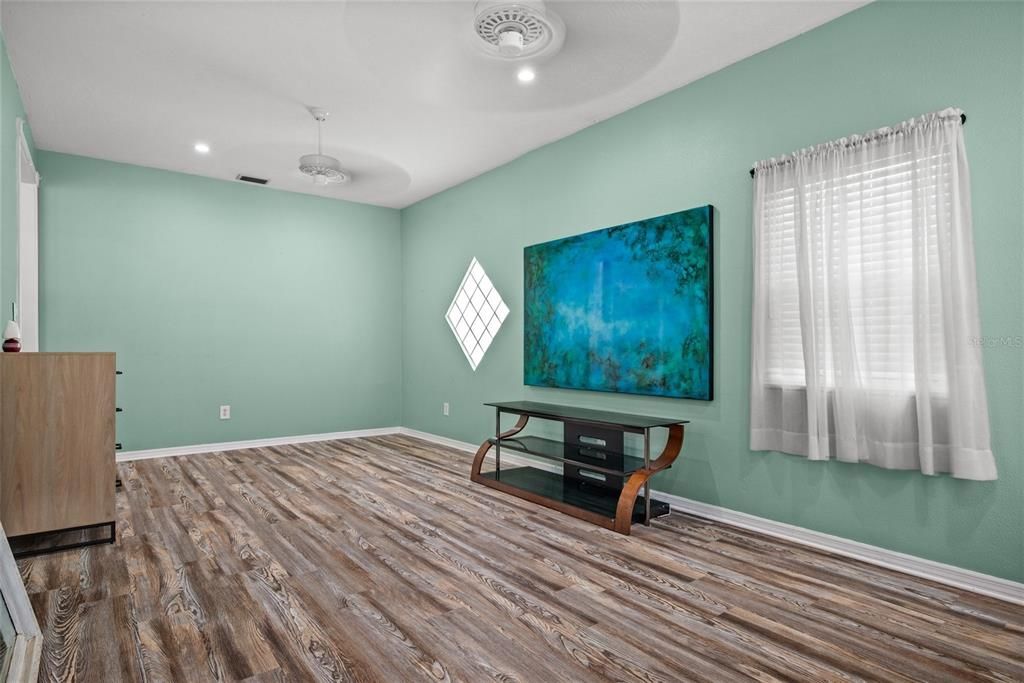 For Sale: $429,000 (3 beds, 2 baths, 1451 Square Feet)