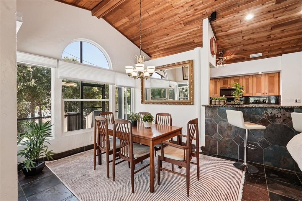 На продажу: $724,500 (3 спален, 2 ванн, 2214 Квадратных фут)