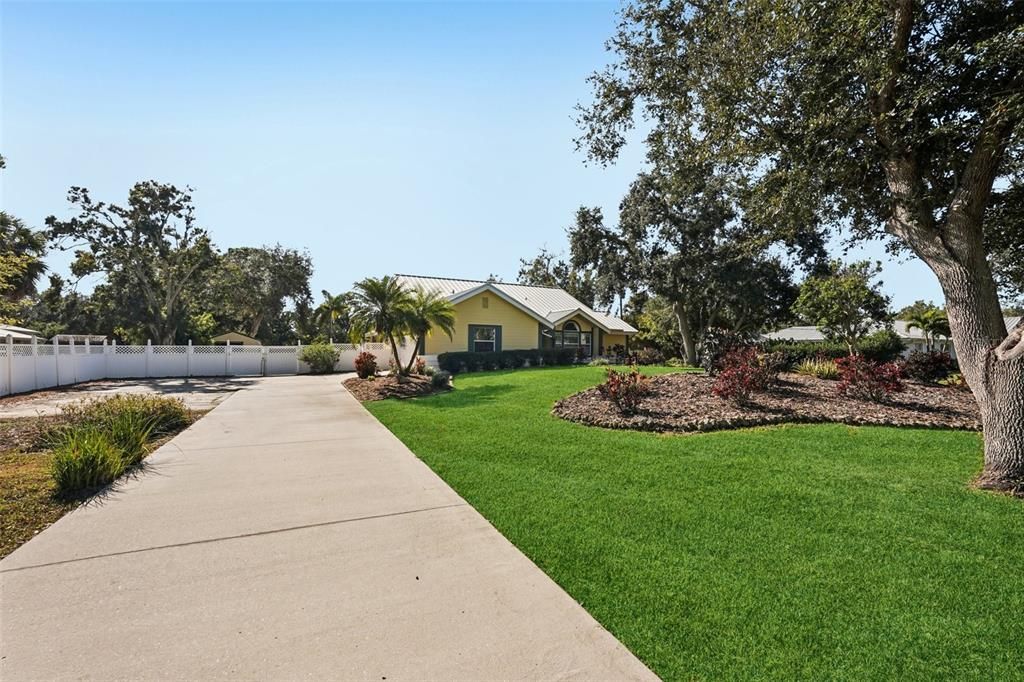 На продажу: $724,500 (3 спален, 2 ванн, 2214 Квадратных фут)