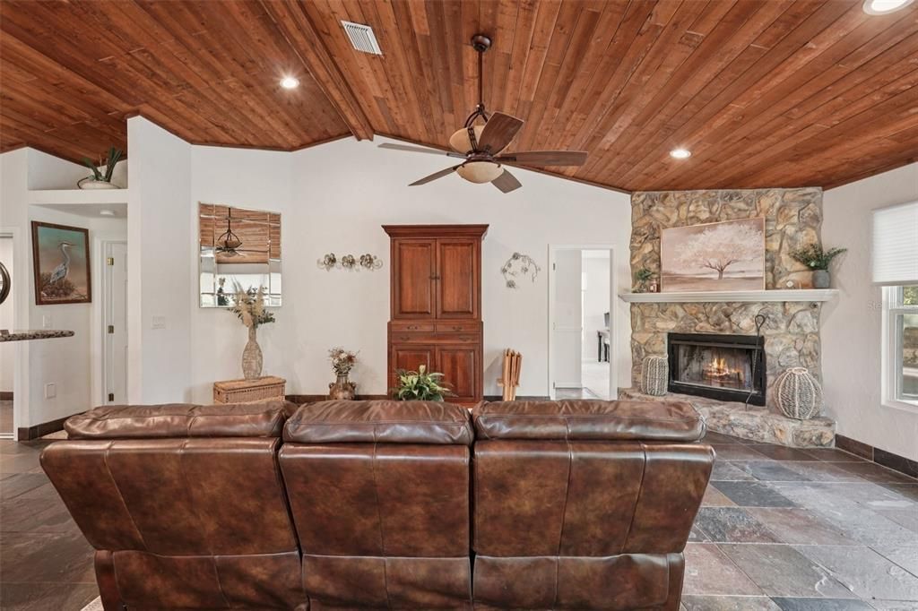 For Sale: $724,500 (3 beds, 2 baths, 2214 Square Feet)