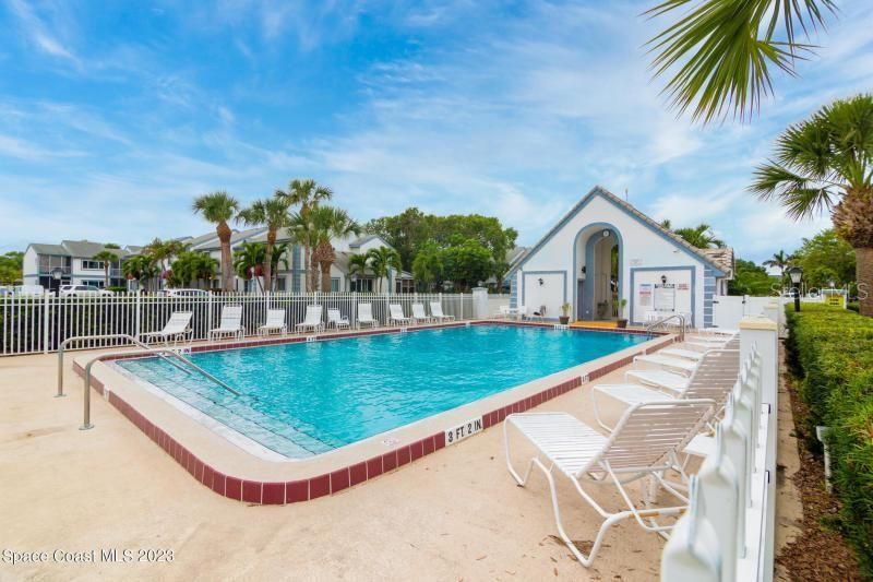 For Rent: $2,500 (1 beds, 1 baths, 703 Square Feet)