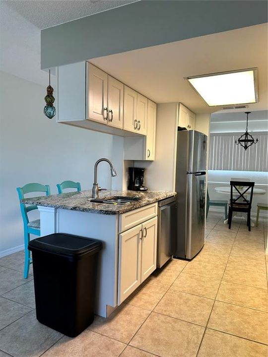 For Rent: $2,500 (1 beds, 1 baths, 703 Square Feet)