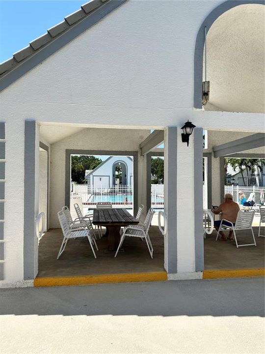 For Rent: $2,500 (1 beds, 1 baths, 703 Square Feet)