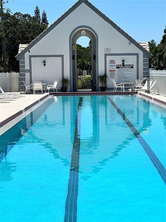 For Rent: $2,500 (1 beds, 1 baths, 703 Square Feet)