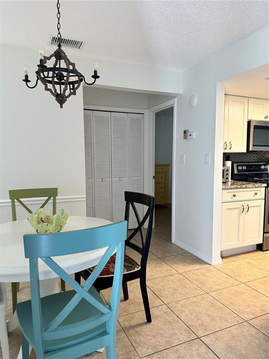 For Rent: $2,500 (1 beds, 1 baths, 703 Square Feet)