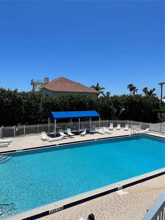 For Rent: $2,500 (1 beds, 1 baths, 703 Square Feet)