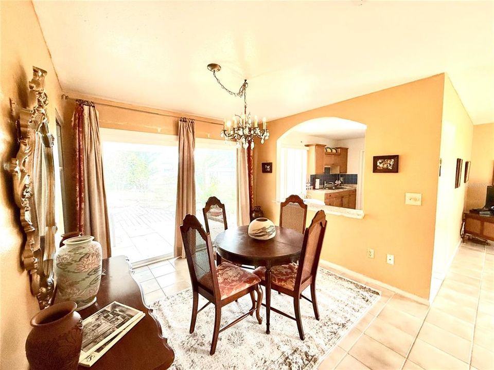 待售: $188,900 (2 贝兹, 2 浴室, 912 平方英尺)