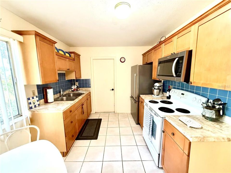 待售: $188,900 (2 贝兹, 2 浴室, 912 平方英尺)