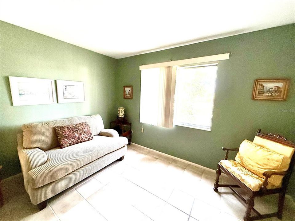 待售: $188,900 (2 贝兹, 2 浴室, 912 平方英尺)