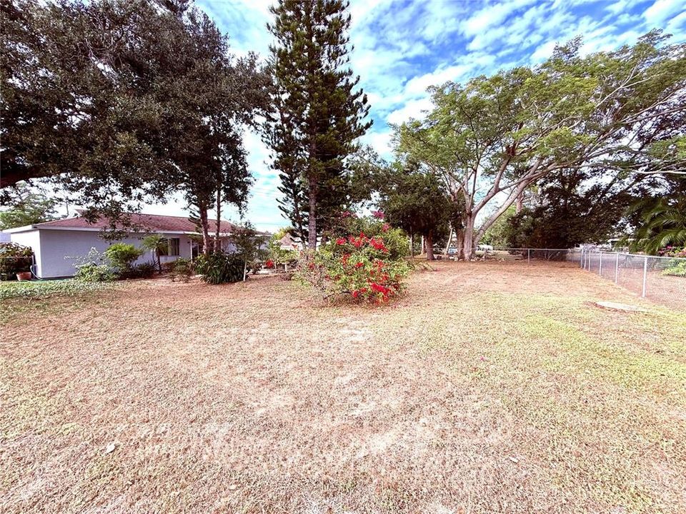 待售: $188,900 (2 贝兹, 2 浴室, 912 平方英尺)