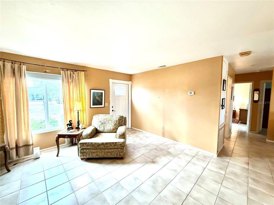 待售: $188,900 (2 贝兹, 2 浴室, 912 平方英尺)