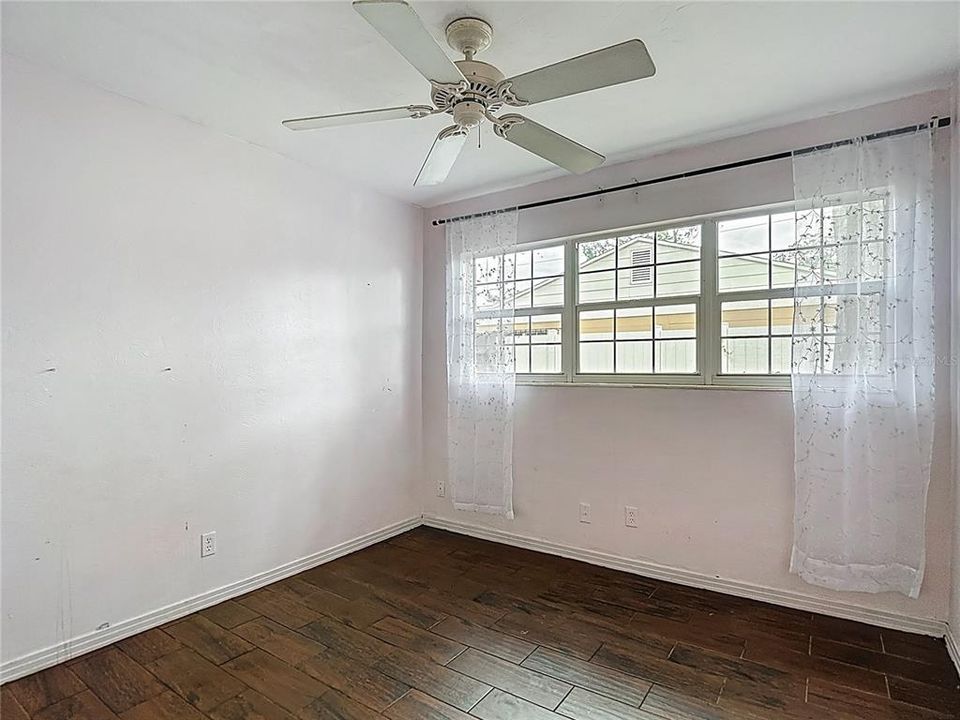 На продажу: $379,900 (3 спален, 2 ванн, 1366 Квадратных фут)