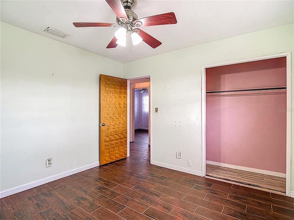 На продажу: $379,900 (3 спален, 2 ванн, 1366 Квадратных фут)