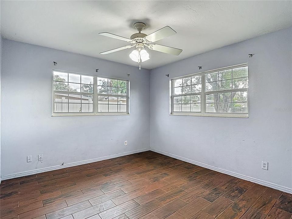 На продажу: $379,900 (3 спален, 2 ванн, 1366 Квадратных фут)