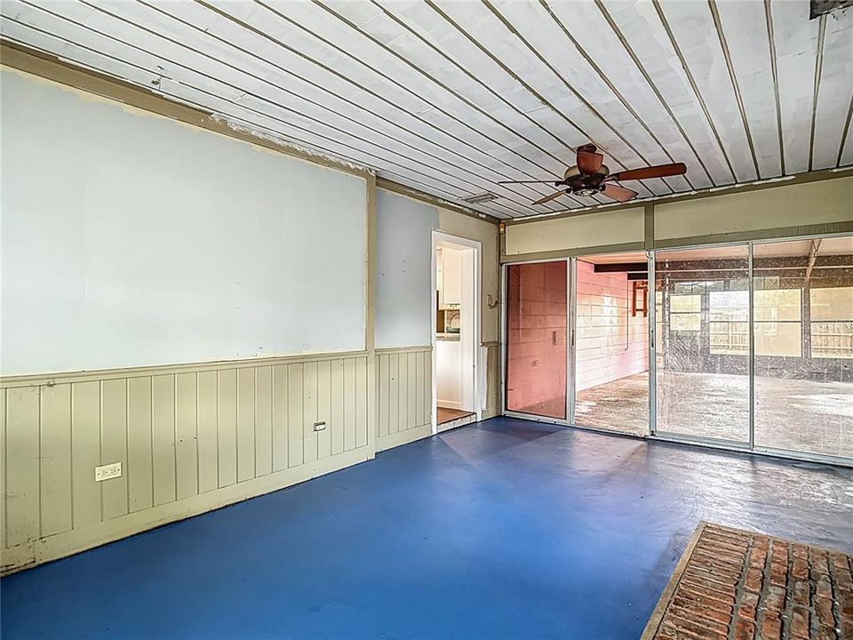 На продажу: $379,900 (3 спален, 2 ванн, 1366 Квадратных фут)