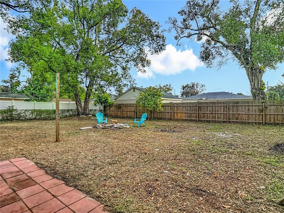 На продажу: $379,900 (3 спален, 2 ванн, 1366 Квадратных фут)