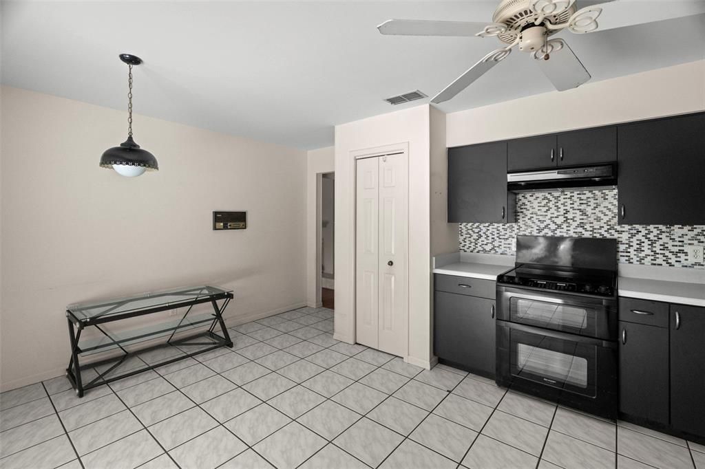 На продажу: $525,000 (3 спален, 2 ванн, 1965 Квадратных фут)