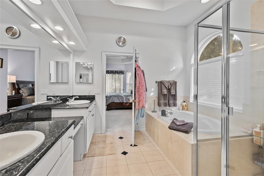 На продажу: $1,350,000 (4 спален, 4 ванн, 3464 Квадратных фут)