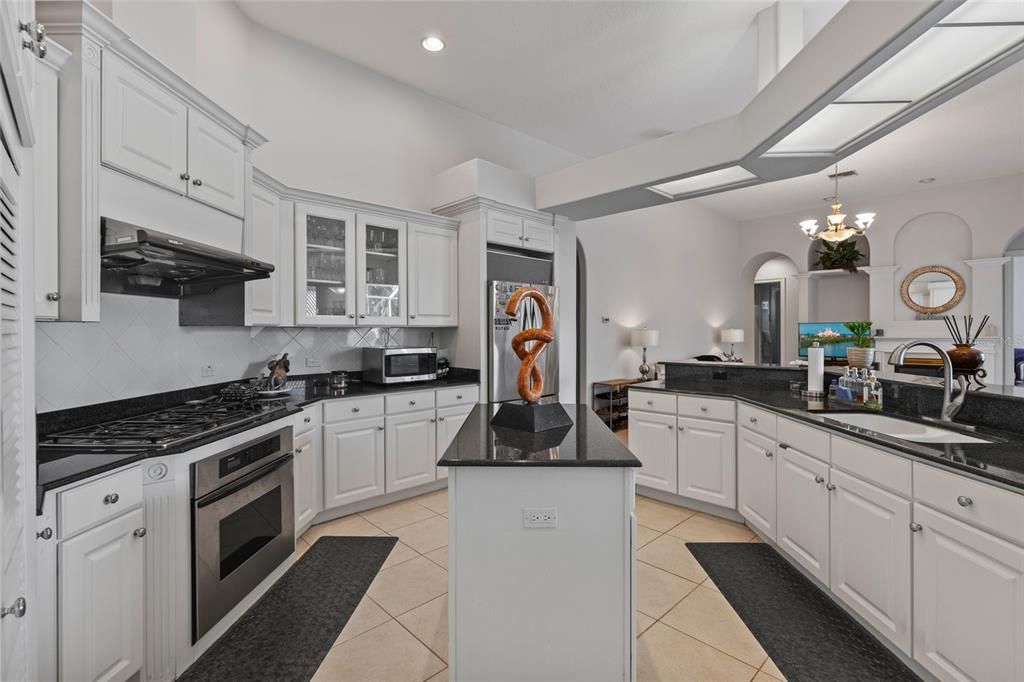 На продажу: $1,350,000 (4 спален, 4 ванн, 3464 Квадратных фут)