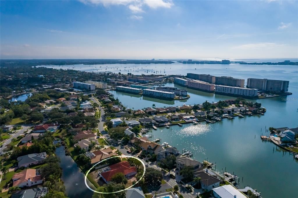 На продажу: $1,350,000 (4 спален, 4 ванн, 3464 Квадратных фут)