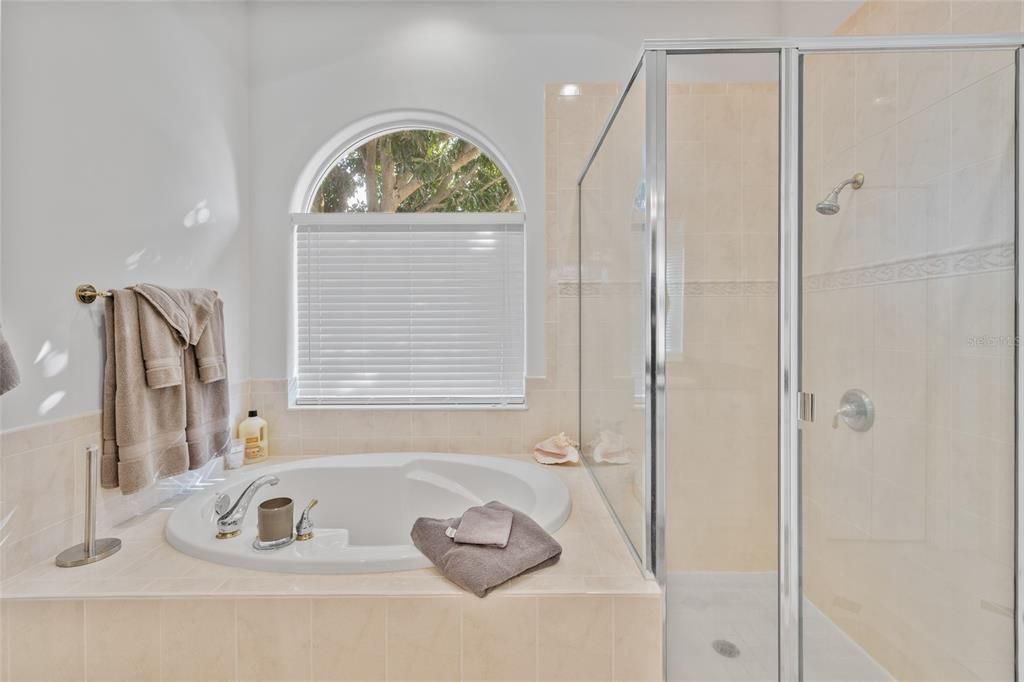 На продажу: $1,350,000 (4 спален, 4 ванн, 3464 Квадратных фут)