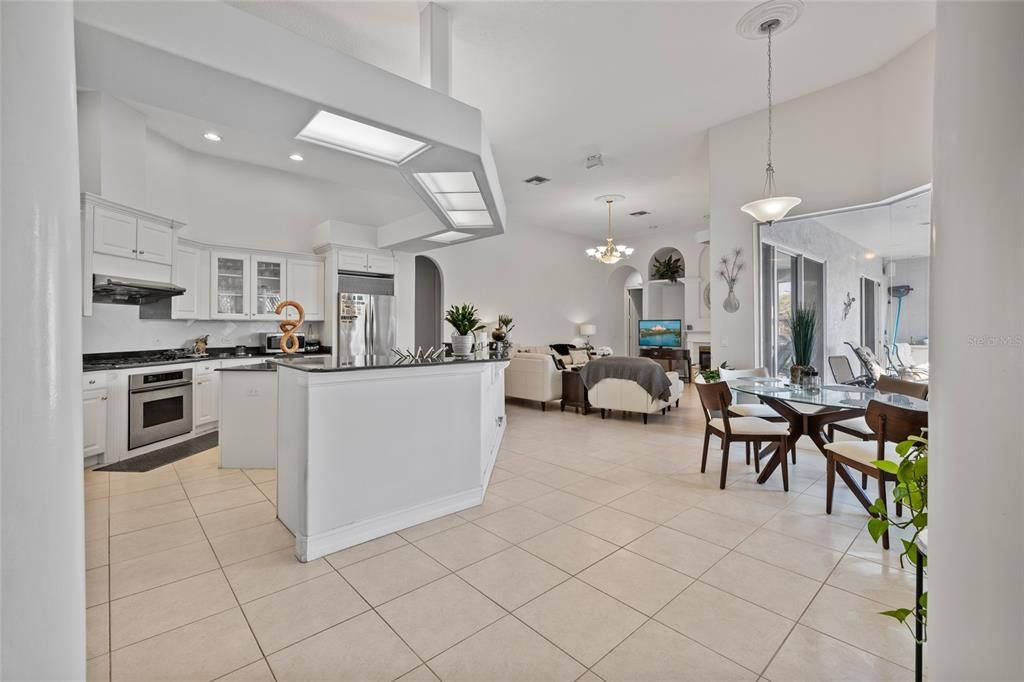 На продажу: $1,350,000 (4 спален, 4 ванн, 3464 Квадратных фут)