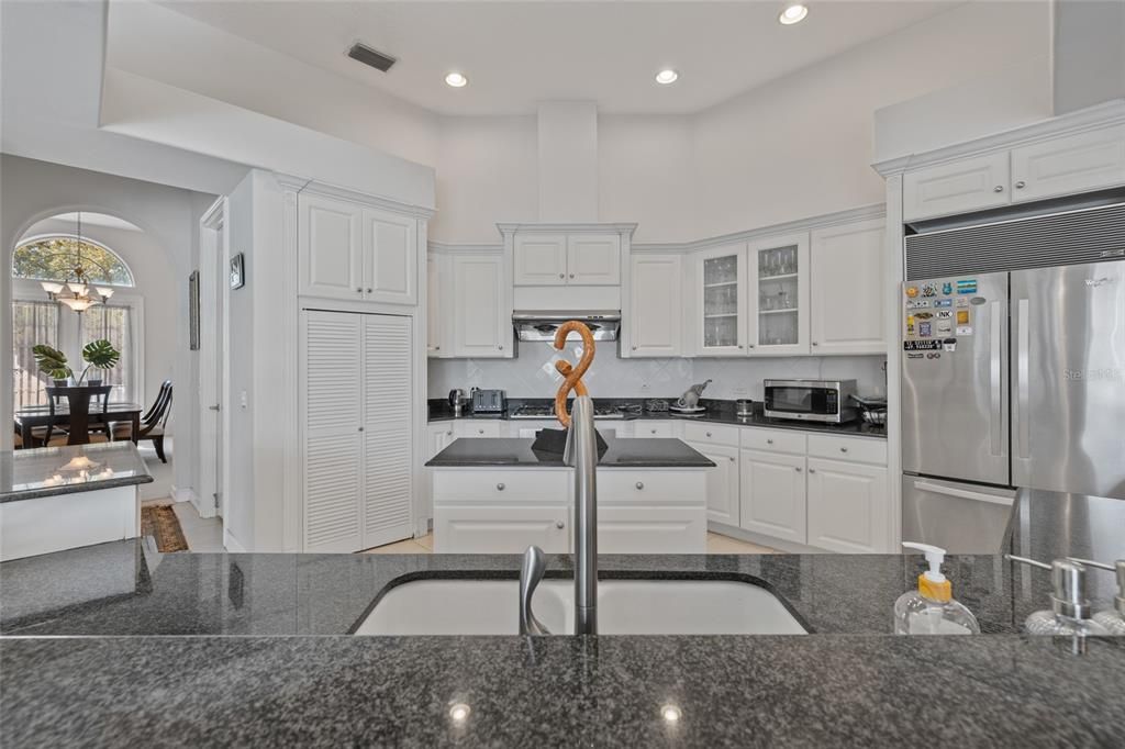 На продажу: $1,350,000 (4 спален, 4 ванн, 3464 Квадратных фут)