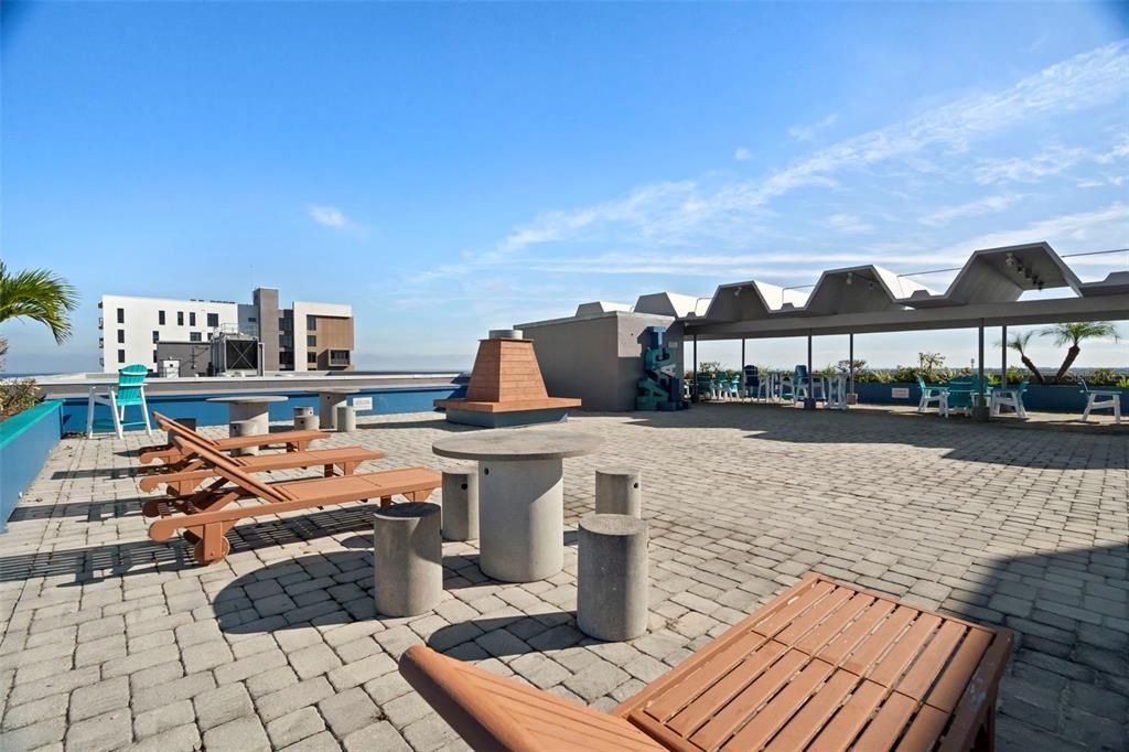 For Sale: $295,999 (2 beds, 2 baths, 1045 Square Feet)