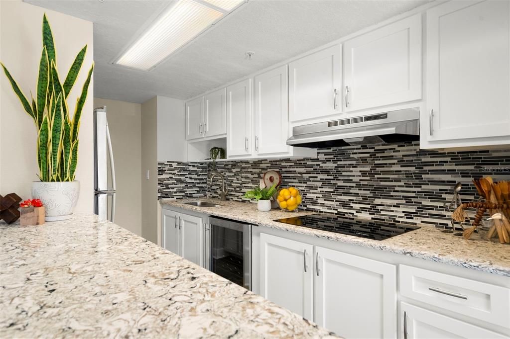 For Sale: $295,999 (2 beds, 2 baths, 1045 Square Feet)