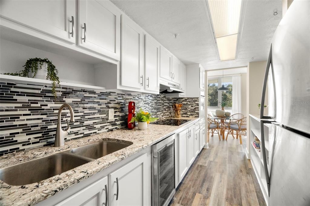 For Sale: $295,999 (2 beds, 2 baths, 1045 Square Feet)