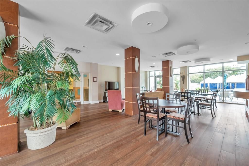 For Sale: $295,999 (2 beds, 2 baths, 1045 Square Feet)