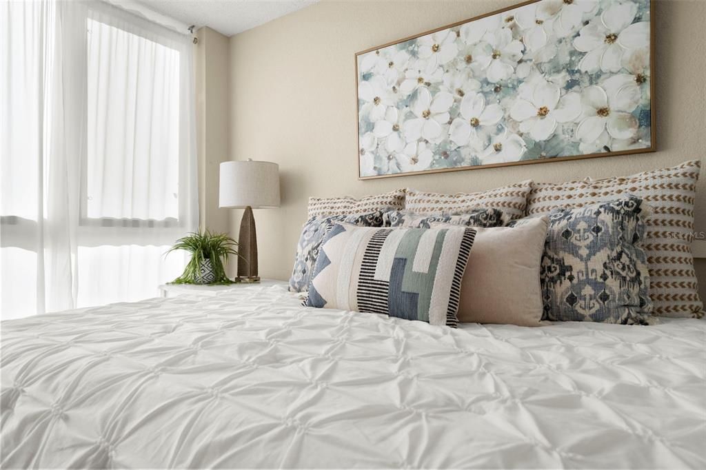 For Sale: $295,999 (2 beds, 2 baths, 1045 Square Feet)