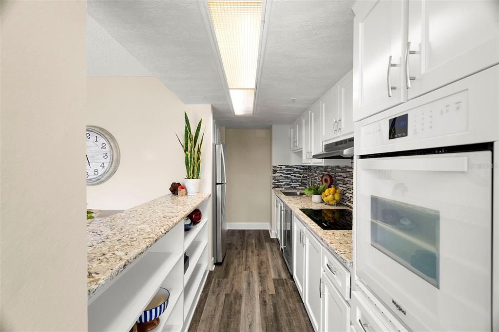 For Sale: $295,999 (2 beds, 2 baths, 1045 Square Feet)