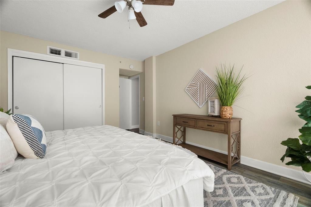 For Sale: $295,999 (2 beds, 2 baths, 1045 Square Feet)