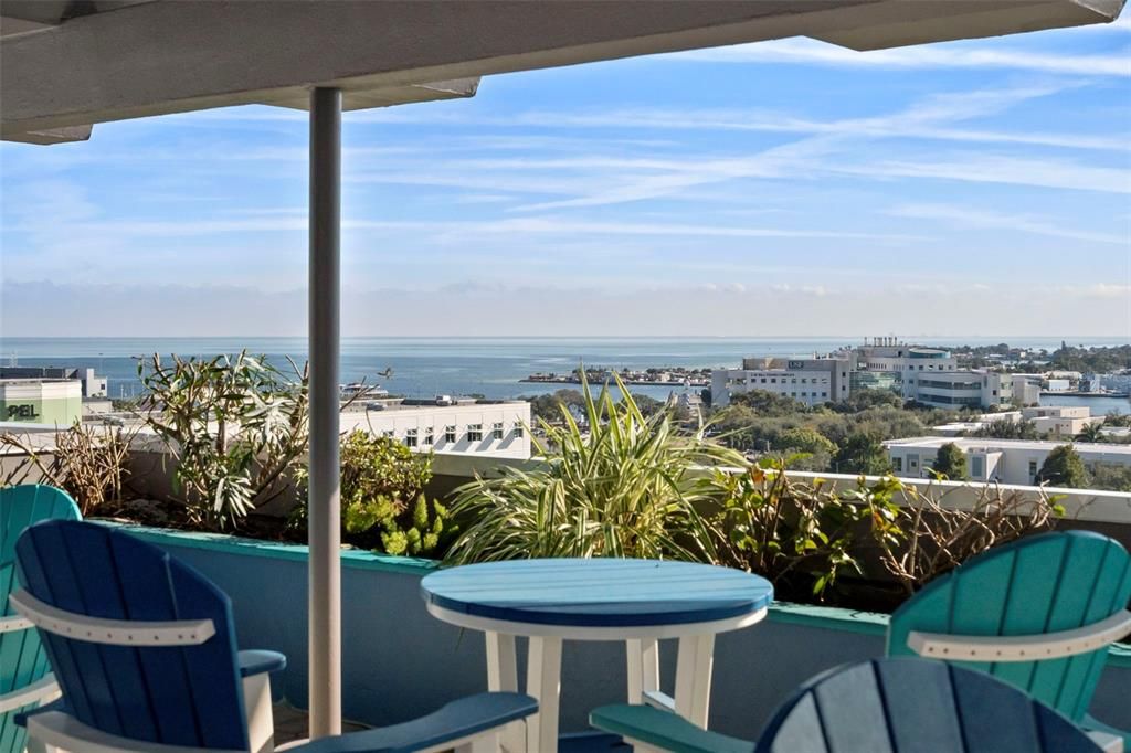 For Sale: $295,999 (2 beds, 2 baths, 1045 Square Feet)