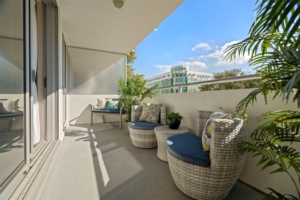 For Sale: $295,999 (2 beds, 2 baths, 1045 Square Feet)