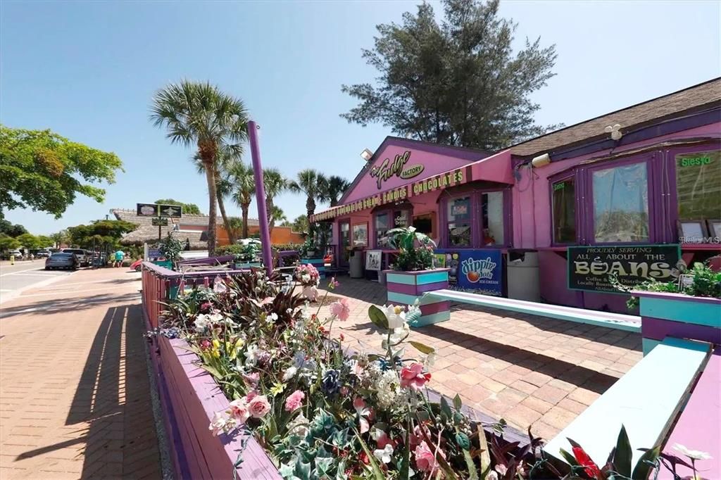 出租: $2,300 (2 贝兹, 2 浴室, 1101 平方英尺)