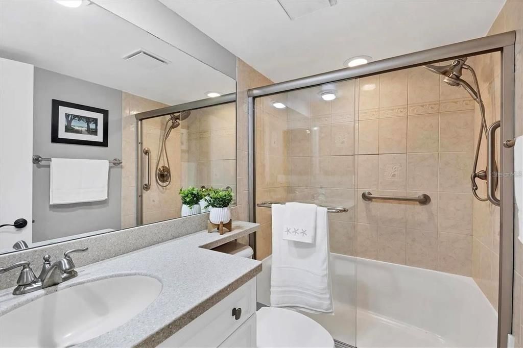 出租: $2,300 (2 贝兹, 2 浴室, 1101 平方英尺)