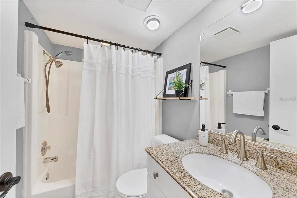 出租: $2,300 (2 贝兹, 2 浴室, 1101 平方英尺)