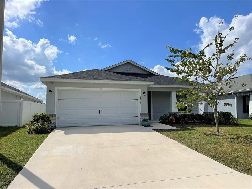 En Renta: $2,595 (4 camas, 2 baños, 1717 Pies cuadrados)